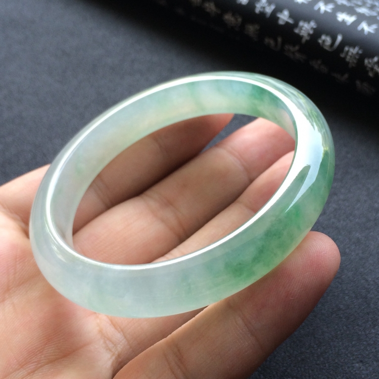 （超值推荐）冰种飘花手镯（55.8mm）