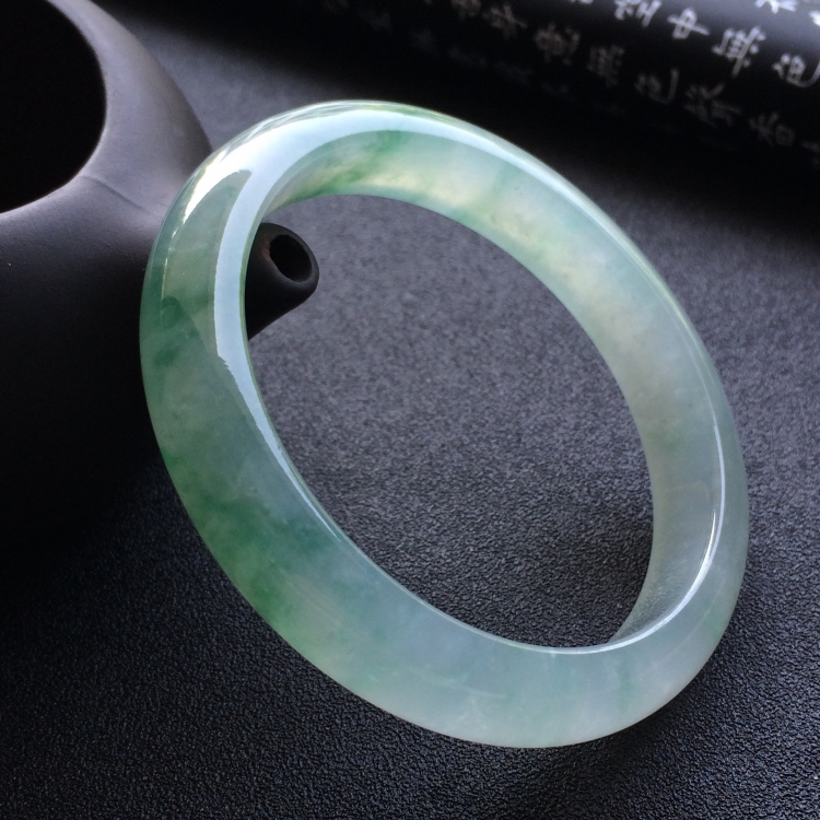 （超值推荐）冰种飘花手镯（55.8mm）