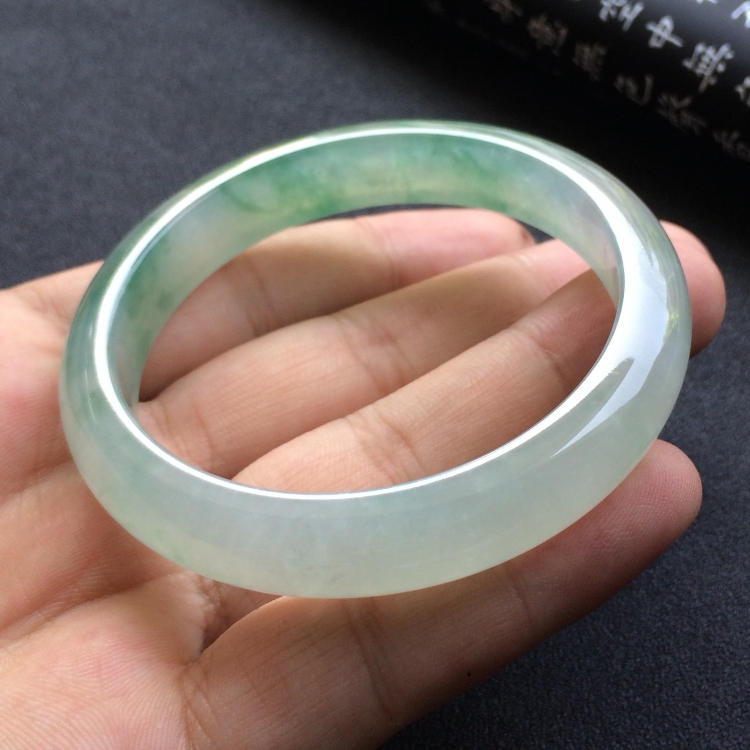 （超值推荐）冰种飘花手镯（55.8mm）