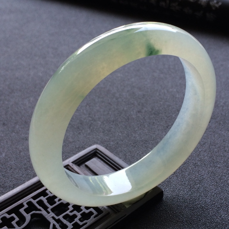 （超值推荐）糯冰种飘花手镯（58.3mm）
