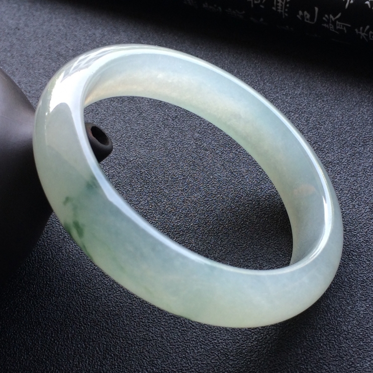 （超值推荐）糯冰种飘花手镯（58.3mm）