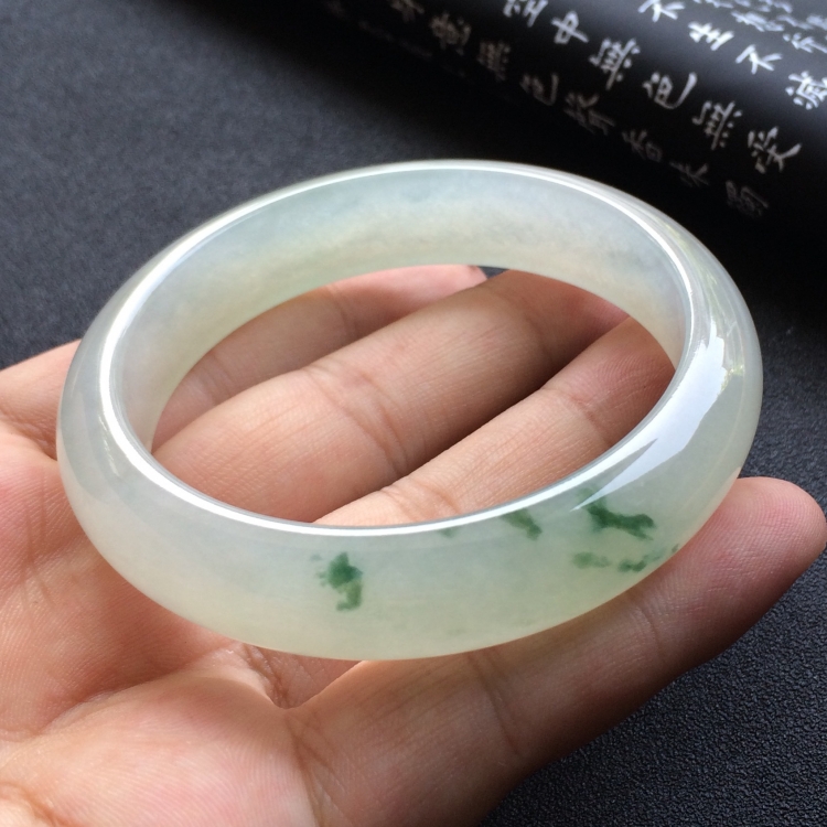 （超值推荐）糯冰种飘花手镯（58.3mm）