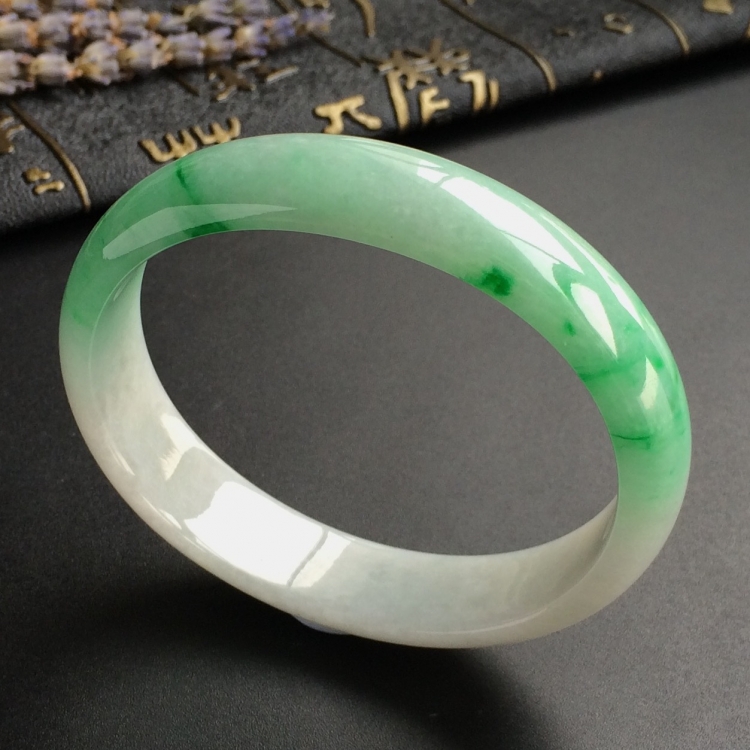 (超值推荐)糯冰种飘翠贵妃镯(56mm-48.5mm)