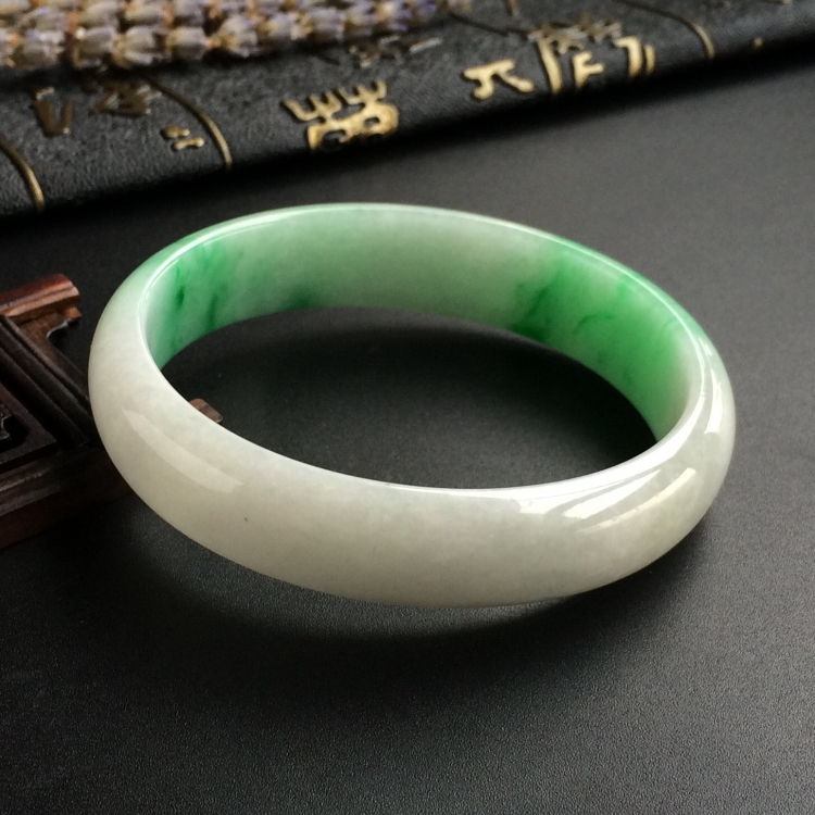 (超值推荐)糯冰种飘翠贵妃镯(56mm-48.5mm)
