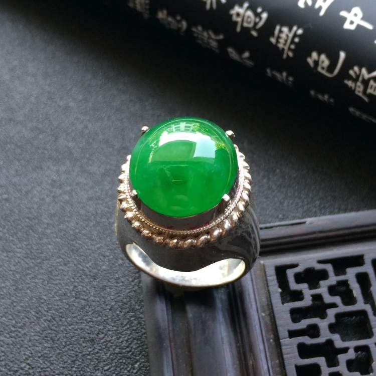 （超值推荐）糯冰种阳绿戒面/胸坠面
