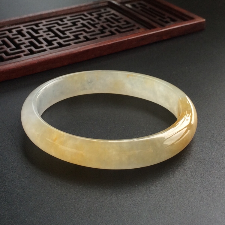 (超值推荐)糯冰种黄翡贵妃镯(53.2mm-45.2mm)