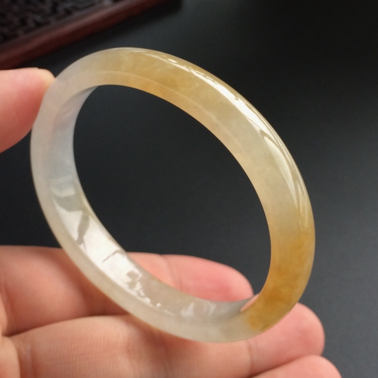 (超值推荐)糯冰种黄翡贵妃镯(53.2mm-45.2mm)