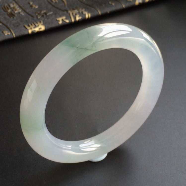 (超值推荐)冰种飘花圆条手镯(57.2mm)