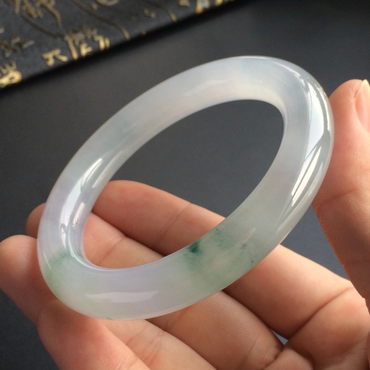 (超值推荐)冰种飘花圆条手镯(57.2mm)