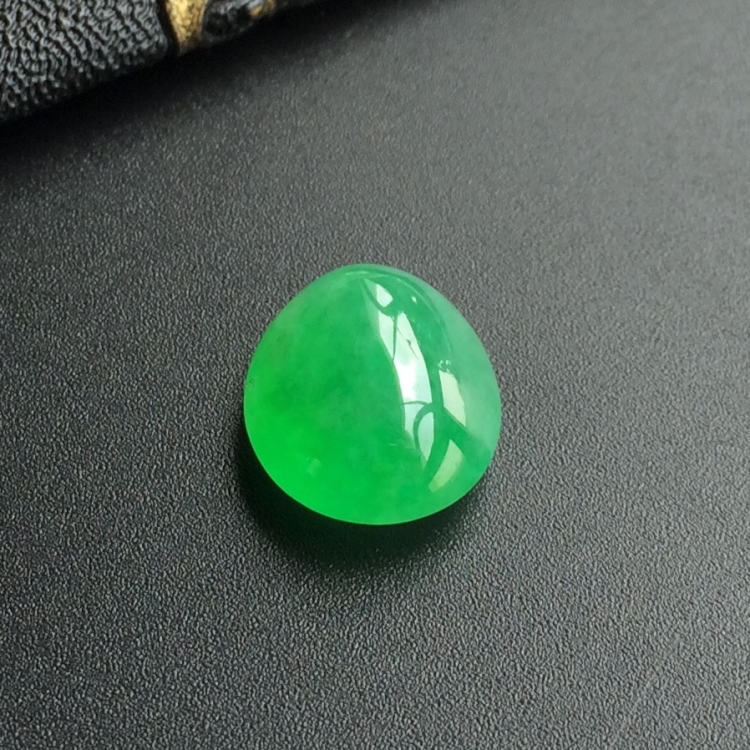 (超值推荐)糯冰种翠色戒面