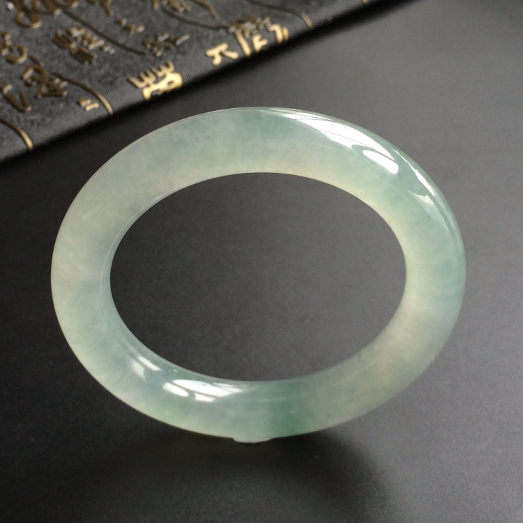 (超值推荐)冰种略飘花圆条手镯(53.6mm)