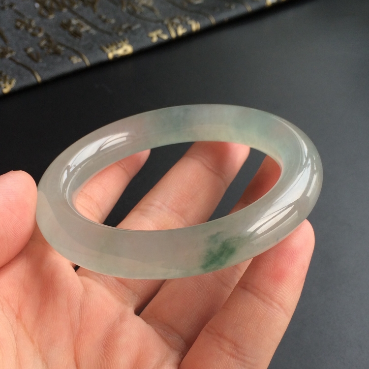 (超值推荐)冰种略飘花圆条手镯(53.6mm)