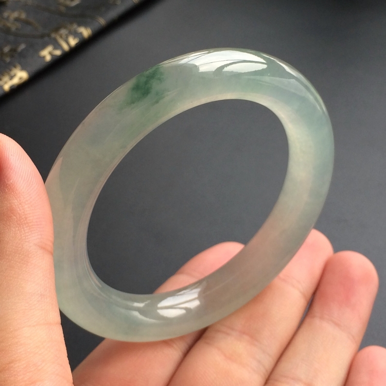 (超值推荐)冰种略飘花圆条手镯(53.6mm)
