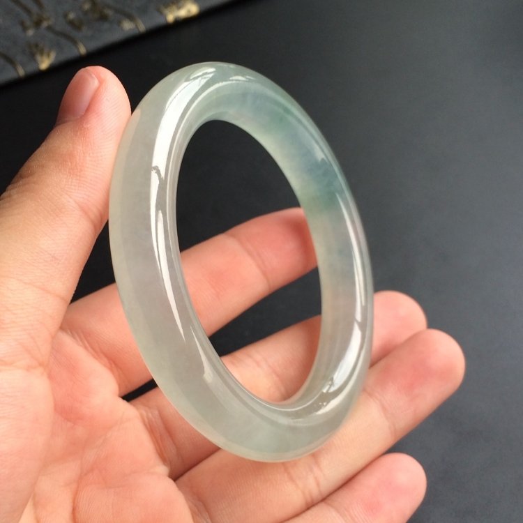 (超值推荐)冰种略飘花圆条手镯(53.6mm)