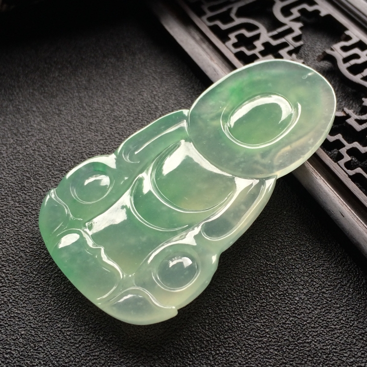 （超值推荐）冰种飘绿花观音挂件
