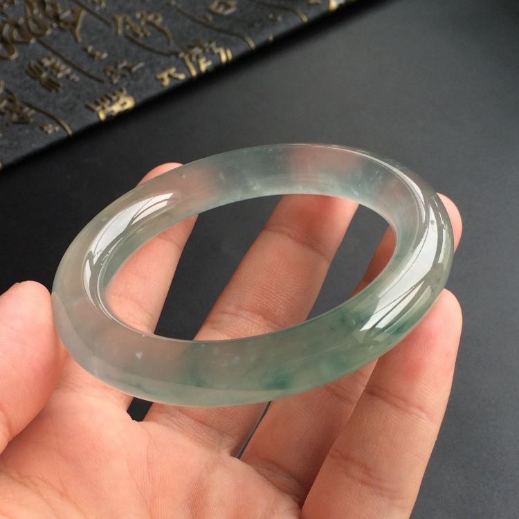 (超值推荐)冰种飘花圆条手镯(55mm)