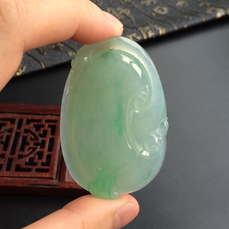 (超值推荐)糯冰种飘翠如意挂件