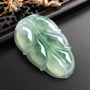 （超值推荐）冰种飘花玉叶挂件