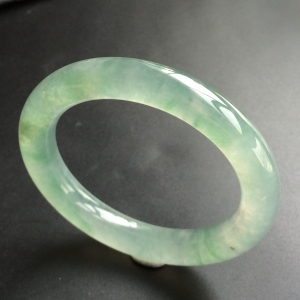 (超值推荐)冰种飘花圆条手镯(52.8mm)