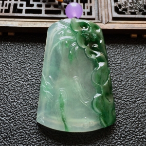 (超值推荐)冰种飘绿花荷塘清趣挂件