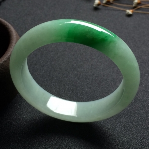 （超值推荐）糯冰种飘翠手镯（57.1mm）