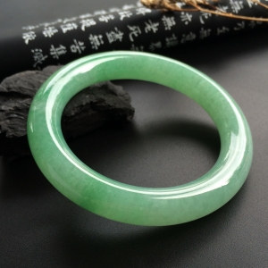 （超值推荐）糯冰种豆色圆条手镯（55.5mm）