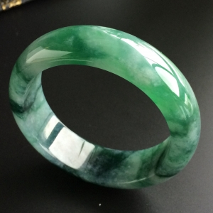 (超值推荐)糯冰种飘花手镯(59mm)