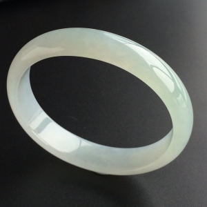 (超值推荐)糯冰种晴水贵妃镯(60mm-53.6mm)