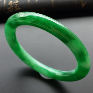 (超值推荐)糯冰种阳绿圆条手镯(53.5mm)