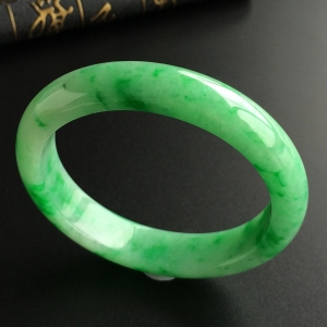 (超值推荐)糯冰种飘翠贵妃镯(56.1mm-50.5mm)