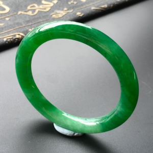 (超值推荐)糯冰种阳绿圆条手镯(53mm)
