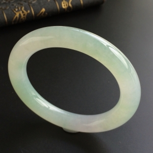 (超值推荐)糯冰种晴水圆条手镯(57mm)