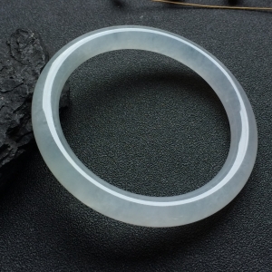 （超值推荐）冰种淡晴水圆条手镯（55.2mm）
