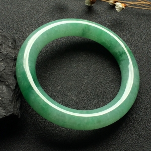 （超值推荐）糯冰种飘翠圆条手镯（56mm）