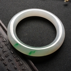（超值推荐）糯冰种飘翠圆条手镯（56mm）