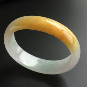 (超值推荐)糯冰种黄翡贵妃镯(56.4mm-47.8mm)