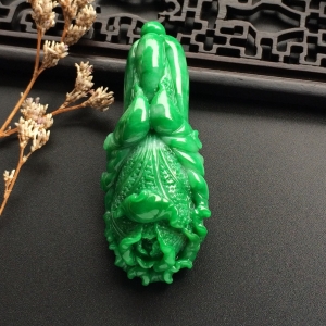 （超值推荐）糯冰种翠色白菜挂件