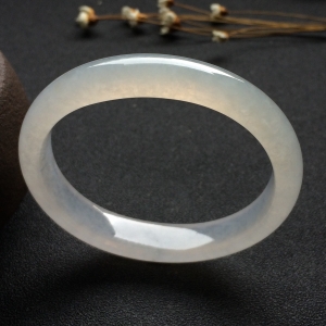 （超值推荐）冰种淡晴水贵妃镯（54mm-47.6mm）