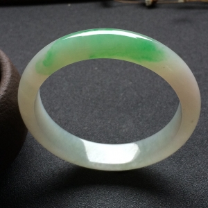 （超值推荐）糯冰种飘翠手镯（56.3mm）
