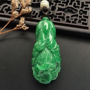 （超值推荐）糯冰种翠色白菜挂件