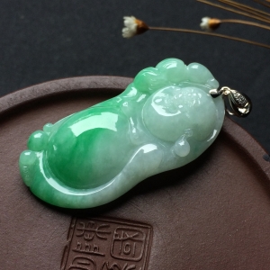 （超值推荐）糯冰种飘翠逍遥佛挂件