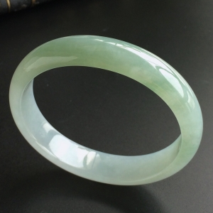 (超值推荐)糯冰种晴水贵妃镯(59.4mm-53.5mm)