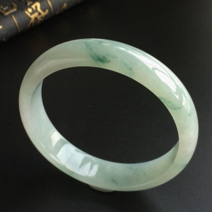 (超值推荐)糯冰种飘花手镯(57.6mm)