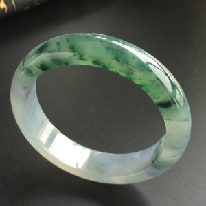 (超值推荐)冰种飘花略带紫罗兰手镯(56.6mm)