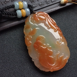 （超值推荐）糯冰种红黄翡略飘花年年有余挂件