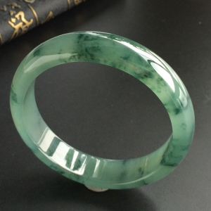 (超值推荐)冰种飘花手镯(57mm)