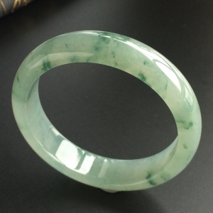 (超值推荐)冰种飘花手镯(54.7mm)