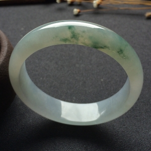 （超值推荐）糯冰种飘花手镯（58.3mm）