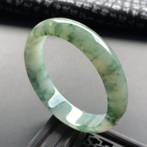 （超值推荐）糯冰种飘花手镯（55.1mm）