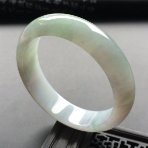（超值推荐）糯冰种略飘花手镯（57.8mm）